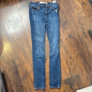 Abercrombie & Fitch Dark Blue Skinny Jeans